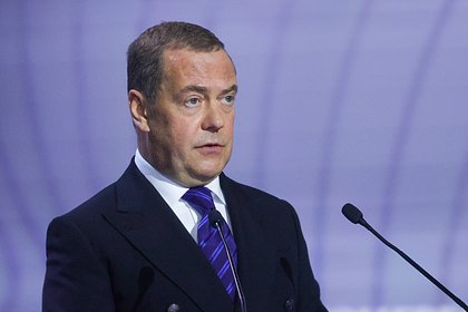 Медведев сравнил G7 с «мертвым клубом»