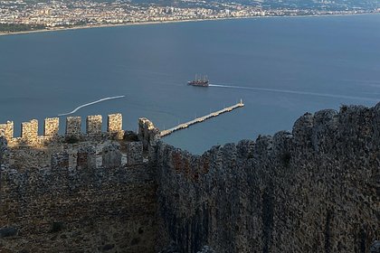 Россияне массово направились на летний отдых в две страны Ближнего Востока