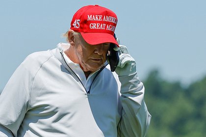План Трампа наладить выпуск своего смартфона в США сочли невыполнимым