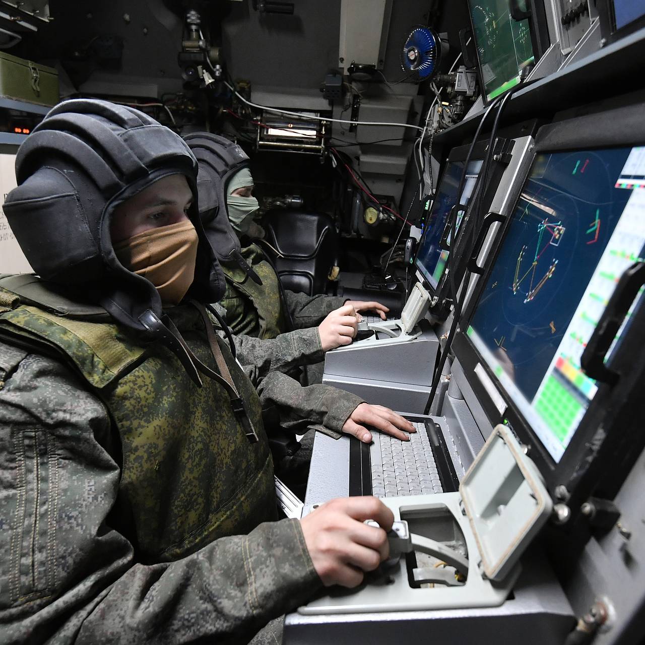 https://icdn.lenta.ru/images/2025/06/19/12/20250619122448890/square_1280_46ca316cf84ebeb57af7de65a349a046.jpg