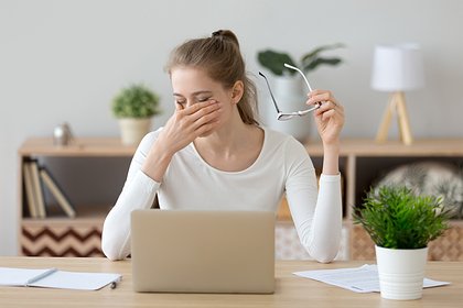 Сестра нашла на компьютере брата шокировавшие ее интимные фото отца