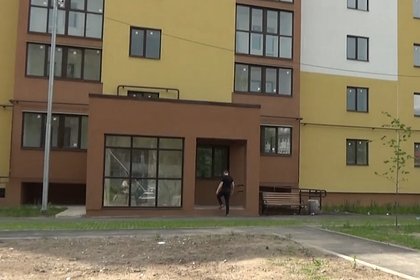 В российском городе жителей аварийного дома переселили в недострой