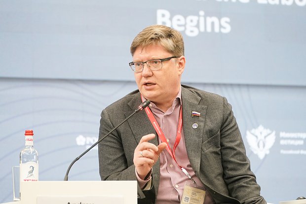 Андрей Исаев