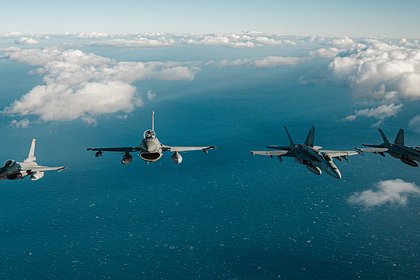 «Сброшен полный боезапас бомб». Трамп заявил, что самолеты США атаковали три ядерных объекта в Иране