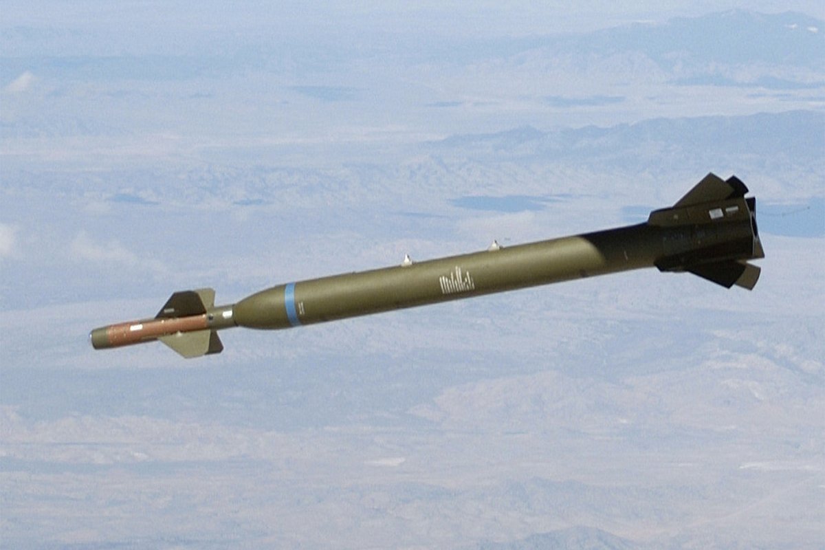 Американская противобункерная управляемая бомба GBU-28 весом 2,3 тонны