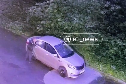 В российском городе охранник института разбил пять машин и попал на видео