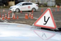 Сколько нужно учиться на водительские права? Количество часов для каждой категории, как сократить срок обучения
