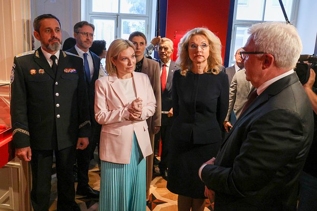 Ольга Любимова, Татьяна Голикова и Алексей Левыкин (слева направо)