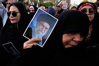 «Дональд Трамп вас убьет» Кто такой аятолла Хаменеи, почему от него зависит судьба Ирана и за что США объявили его своим врагом?