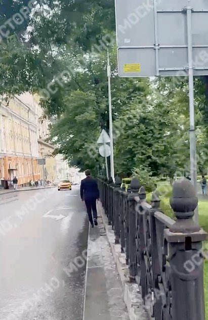 Porno eri dushda xotinini aldadi Qanotli yalangoch odamlarning fotosuratlari