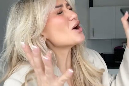 «Русификация прошла успешно». Соцсети заполонили видео с песнями на русском языке. Чем иностранцев завлекла музыка из России?