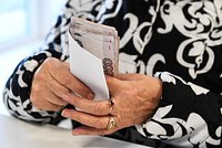 Рост тарифов ЖКХ, социальные вклады и усложнение возможности взять ипотеку. Что изменится в России с 1 июля 