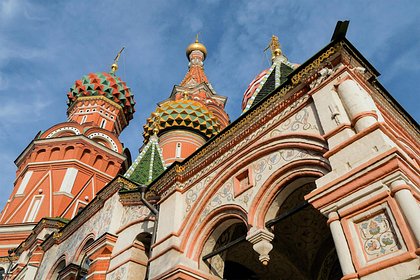В России возмутились изображением храма Василия Блаженного с полумесяцами вместо крестов