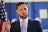 «Убирайтесь оттуда к черту!» Вэнс провозгласил «доктрину Трампа» во внешней политике. Чем это угрожает России? 