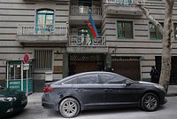 Аресты членов азербайджанской преступной группировки обернулись международным скандалом. Что известно о полицейской операции?