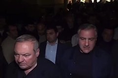 Самвел Карапетян (справа)