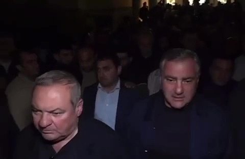 Самвел Карапетян (справа)