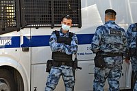 Аресты членов азербайджанской преступной группировки обернулись международным скандалом. Что известно о полицейской операции?