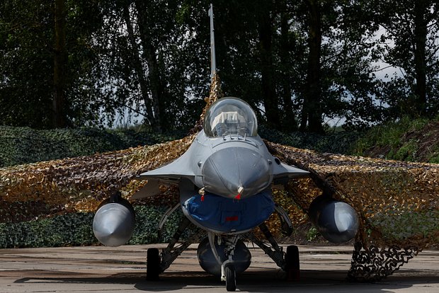 Истребитель F-16