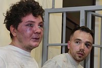 В Азербайджане арестовали российских туристов и IT-специалистов. Задержанные появились в суде со следами пыток 