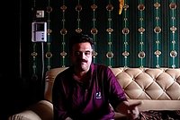 «Ситуация смешная только со стороны». Загадочный блогер записал видео про дверь. Уже 15 лет интернет гадает, что оно значит