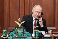 «Идея витает в воздухе». Путин почти час обсуждал с Трампом Украину и Ближний Восток. Планируется ли личная встреча?