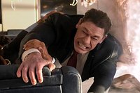 Российский режиссер снял в Голливуде комедийный боевик про американскую власть. Чем удивляют «Главы государств» Ильи Найшуллера?
