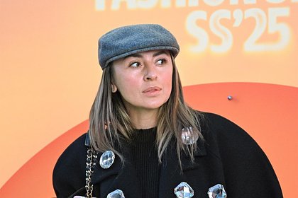 Бренд жаловавшейся на Парад Победы дизайнера задолжал десятки миллионов рублей налоговой