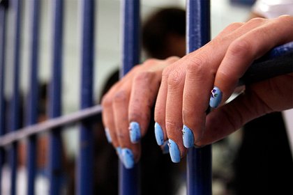 Молодая помощница учителя занялась сексом с 15-летним школьником в своей машине
