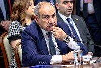 «Его цель — остаться у власти» Почему Пашинян преследует церковь и как политический кризис повлияет на отношения Армении и России?