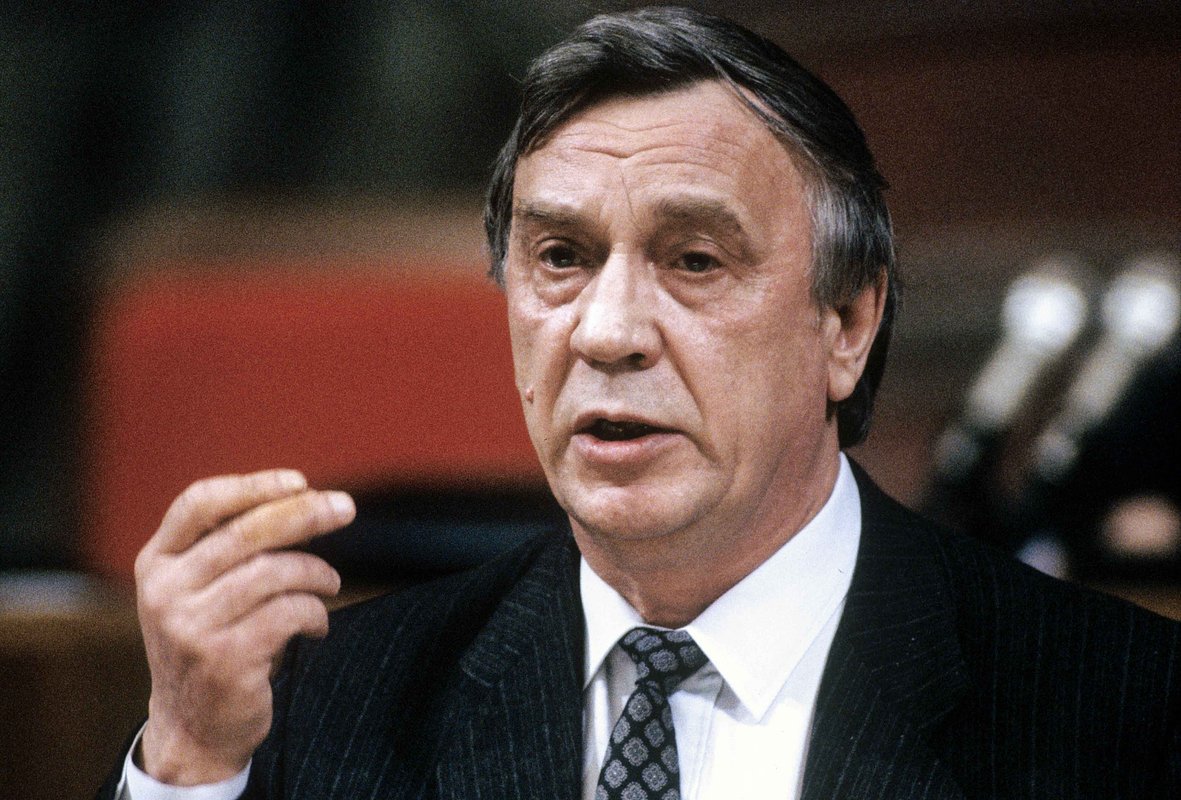 Геннадий Янаев в 1991 году стал одним из лидеров ГКЧП, но проиграл борьбу за власть и был арестован. Он провел в «Матросской Тишине» полтора года и позже был амнистирован