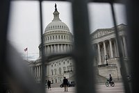 «Трамп сказал, что пора». Сенат США возобновил работу над жесткими санкциями против России. Какие ограничения хотят ввести?