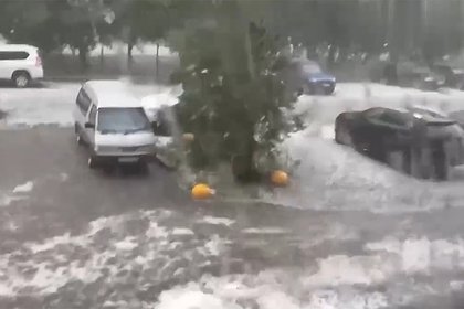 Июльские сугробы в российском городе попали на видео