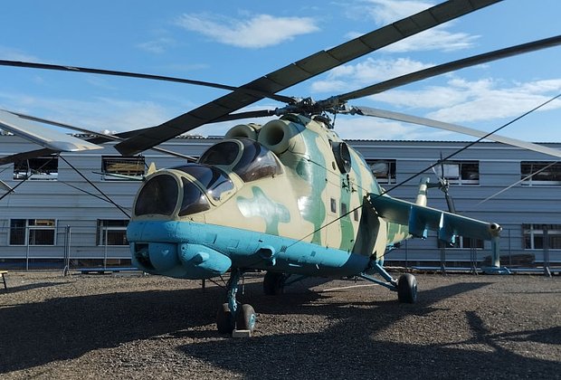 Советский боевой вертолет Ми-24 выпуска 1982 года