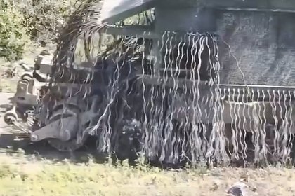 В зоне СВО заметили отправленный на прорыв фронта танк-монстр «из фильма ужасов»