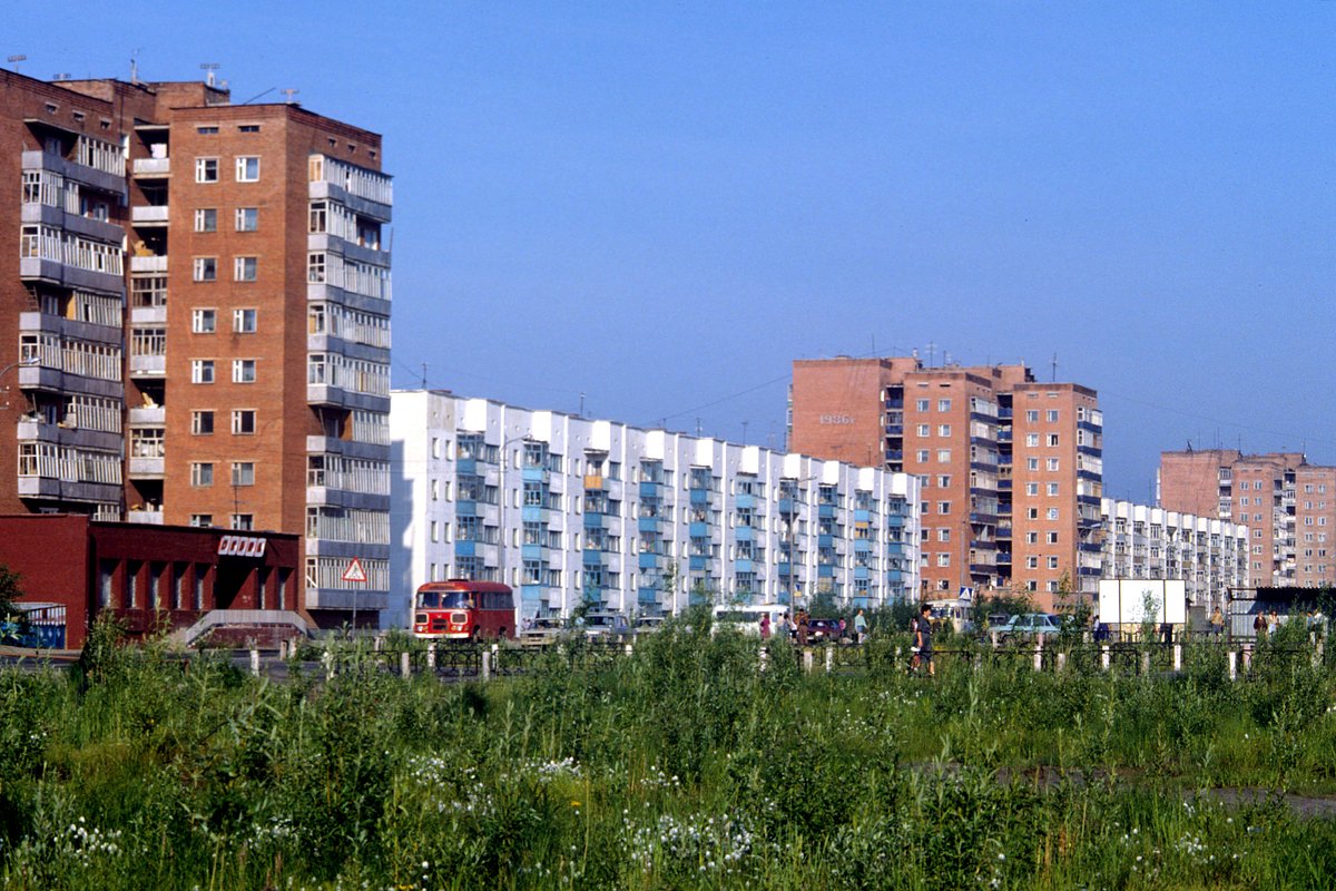 Улица Ленина в городе Сургуте, Тюменская область