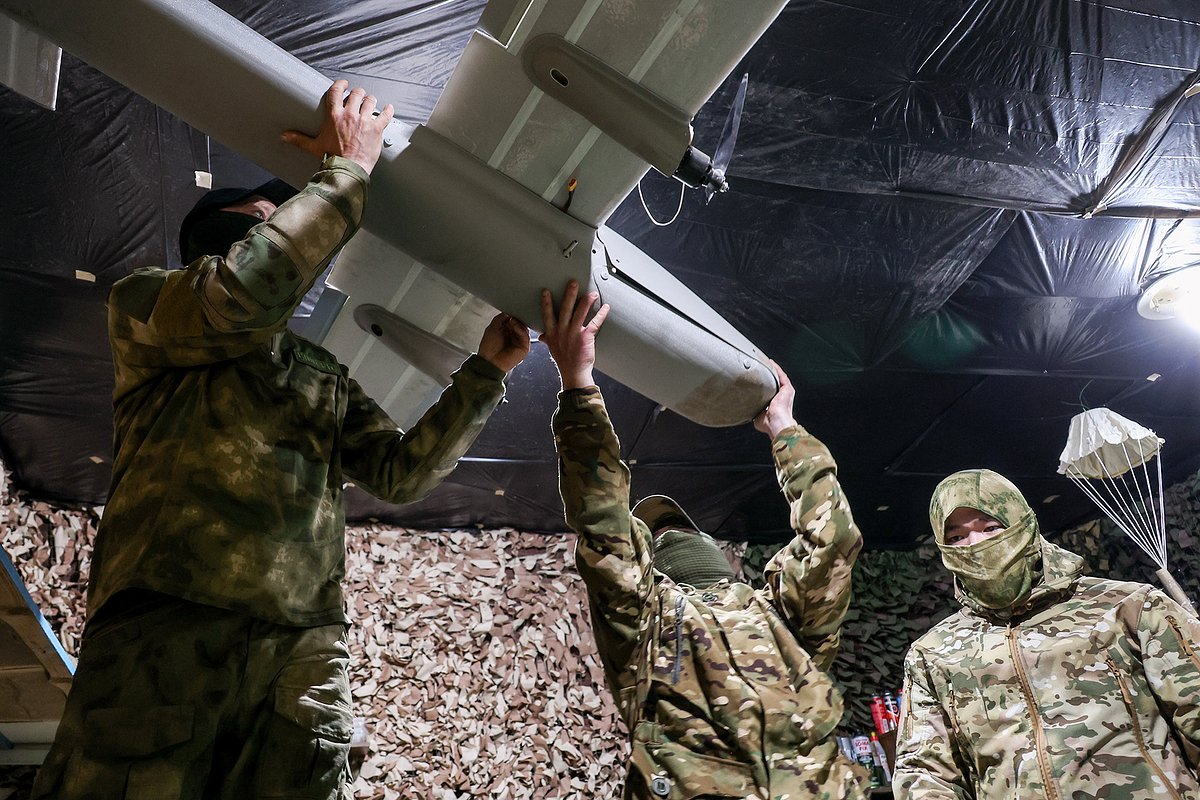 Военнослужащие подразделения БПЛА одной из мотострелковых бригад Вооруженных сил России во время занятий в учебном центре, Херсонская область, Россия