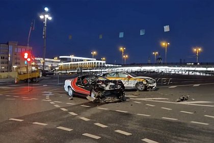 Последствия аварии с участием такси в центре Москвы попали на видео