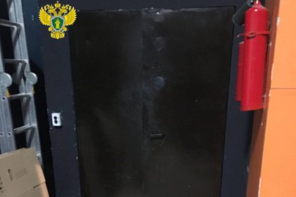 Работавший на предприятии в Дагестане подросток был придавлен грузовым лифтом и не выжил