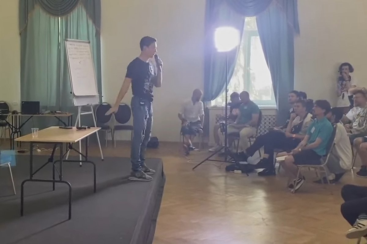 Алекс Лесли на тренинге