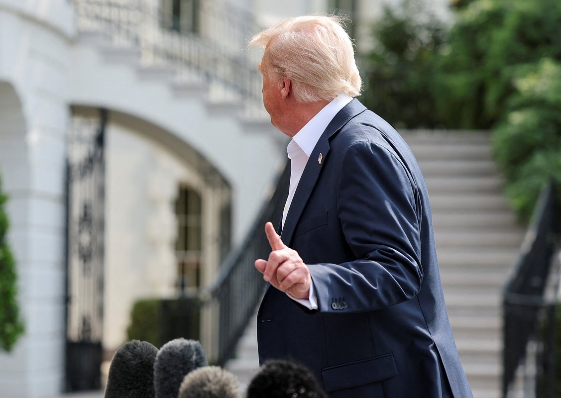 Президент США Дональд Трамп у Белого дома, Вашингтон, США, 11 июля 2025 года