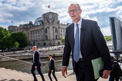 Мерц сообщил о намерении оперативно обсудить детали поставок оружия Украине