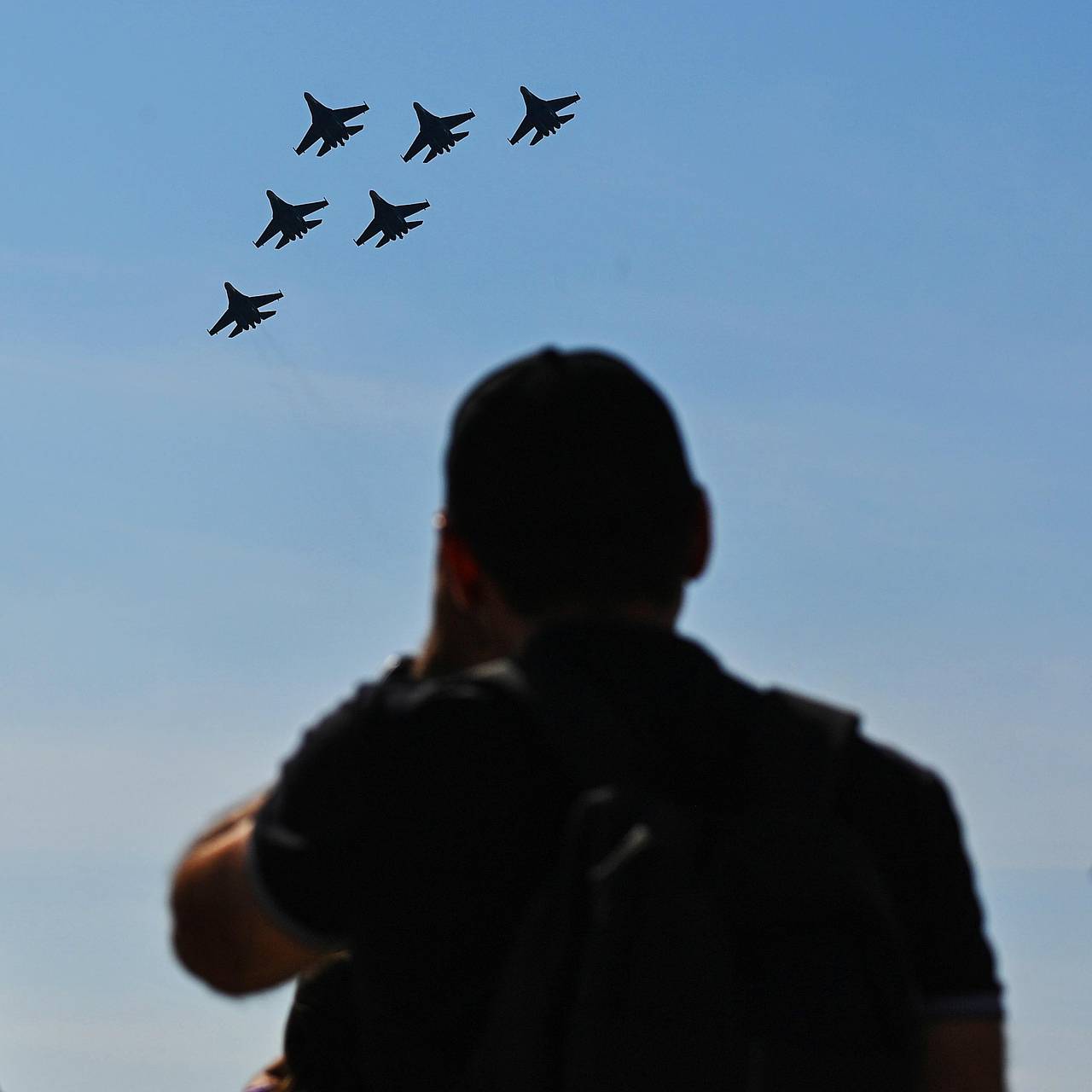 «Русские Витязи» пролетели в небе над Башкортостаном и восхитили местных жителей