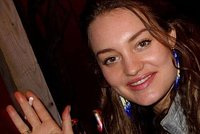 Богатую аристократку признали виновной в смерти ребенка. Как она попала в секту, стала любовницей маньяка и лишилась детей?
