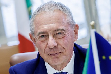 Итальянский министр попал в скандал из-за поступка жены-украинки