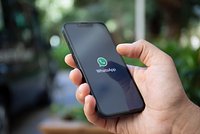 «Это не просто мессенджер, а инструмент влияния». WhatsApp может уйти из России. Кто займет его место и что будет с Telegram? 