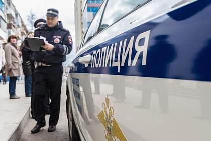 В Москве мужчина угрожал сбросить гранату и всех взорвать