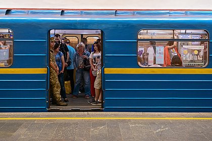 Избитую за крики «слава России» жительницу Киева привлекли к ответственности