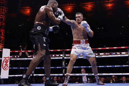 Усик вернул себе звание абсолютного чемпиона мира по боксу. Тяжеловес отправил британца Дюбуа в нокаут в пятом раунде