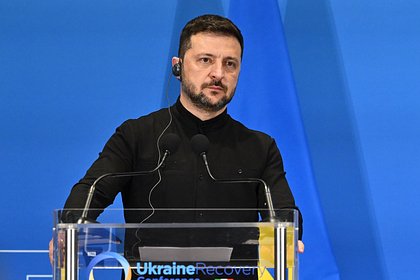 Зеленский ввел санкции против пяти человек